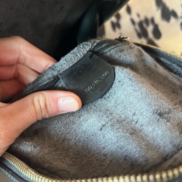 ❣️❣️HOST PICK❣️❣️Auth GUCCI 003-2113 Bamboo Blk Patent Single Shldr Backpack - Picture 12 of 16